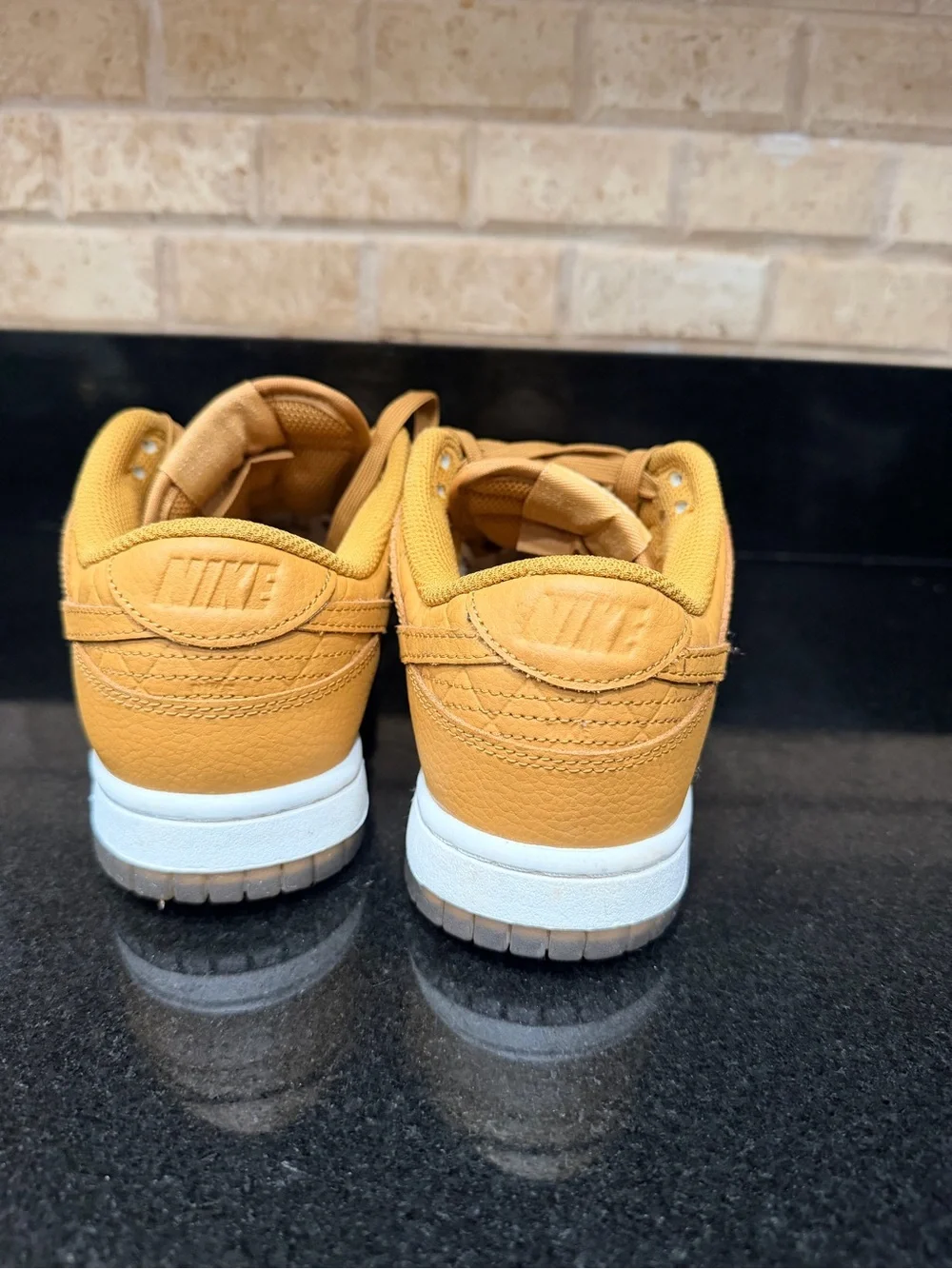 Nike Low-Top Sneakers in Wheat/Tan